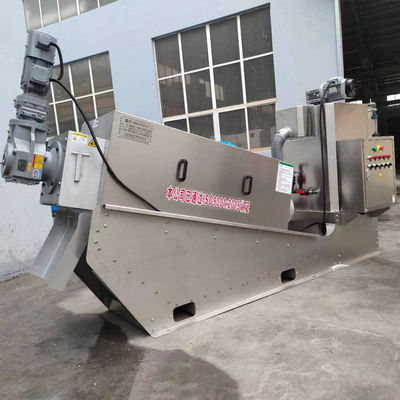 La macchina di disidratazione dei fanghi del torchio a vite del concime del pollo e del maiale ha integrato