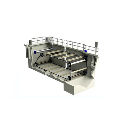 Gli ss incatenano l'apparecchio per lo spurgo delle caldaie della landa della ruspa spianatrice del fango della trazione per il chiarificatore