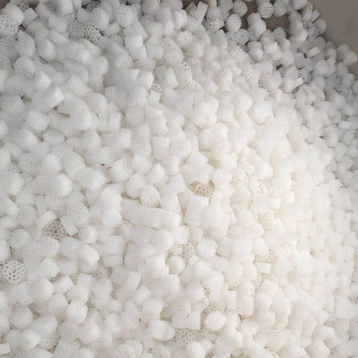 Materiale biologico del filtrante di trattamento delle acque del trasportatore del riempitore k1k2k3 di MBBR del serbatoio di ærazione della cultura a letto fluidizzato della membrana