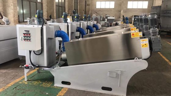 macchina di disidratazione dei fanghi della vite 45m3/h, macchina d'asciugamento del torchio a vite di acciaio al carbonio