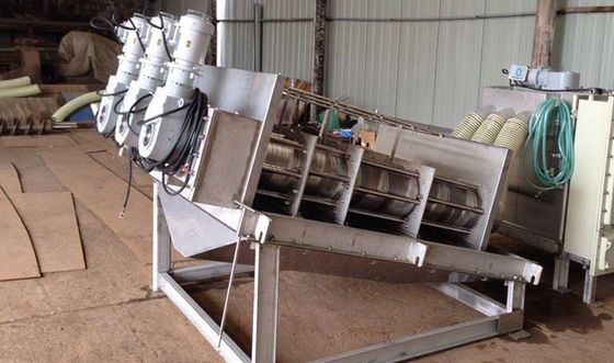 Tre grado industriale impilato della macchina di disidratazione dei fanghi della vite del motore 300